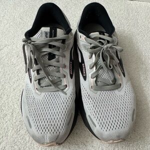 Grey & Pink Adrenaline Brooks